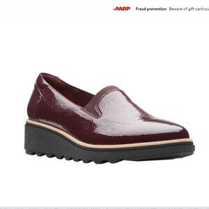 Nwot Clark's Sharon Dolly Burgundy Patent Platform Loafer 9,5W
